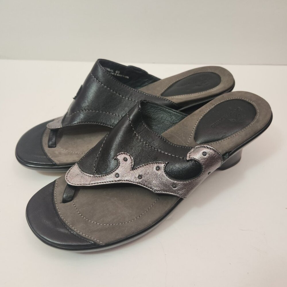 Dromedaris Black Silver Genuine Leather Heeled Thong Sandals